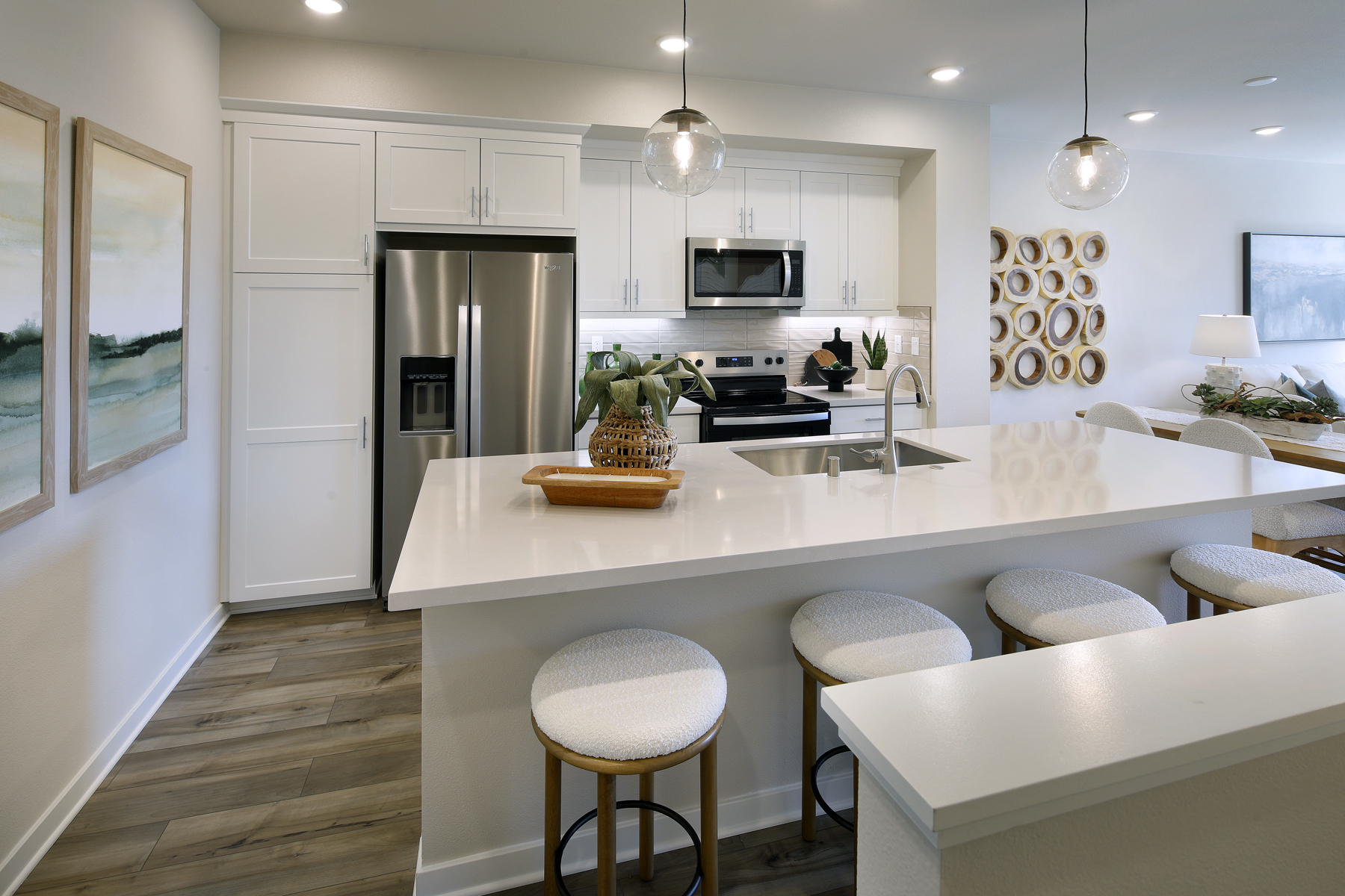 0045 4002 Valley Oak Lane