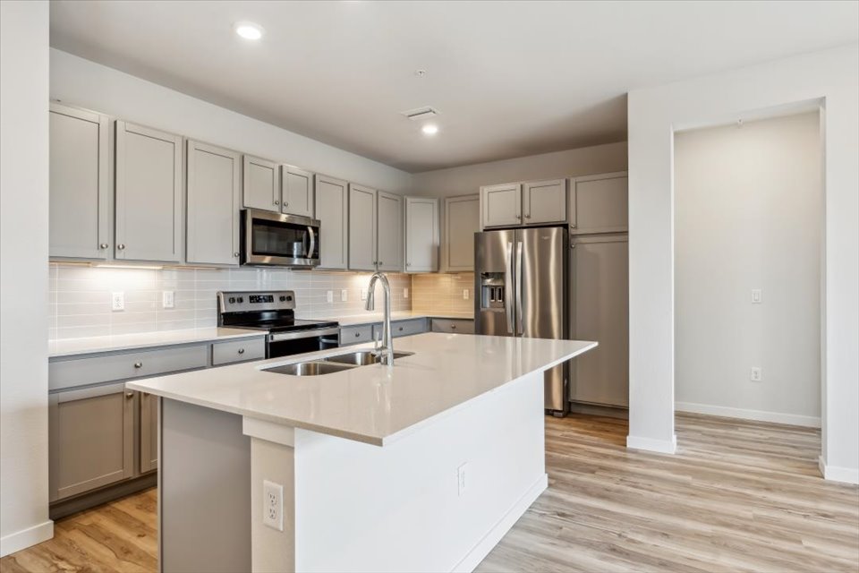 2403 485 Interlocken Blvd., #403