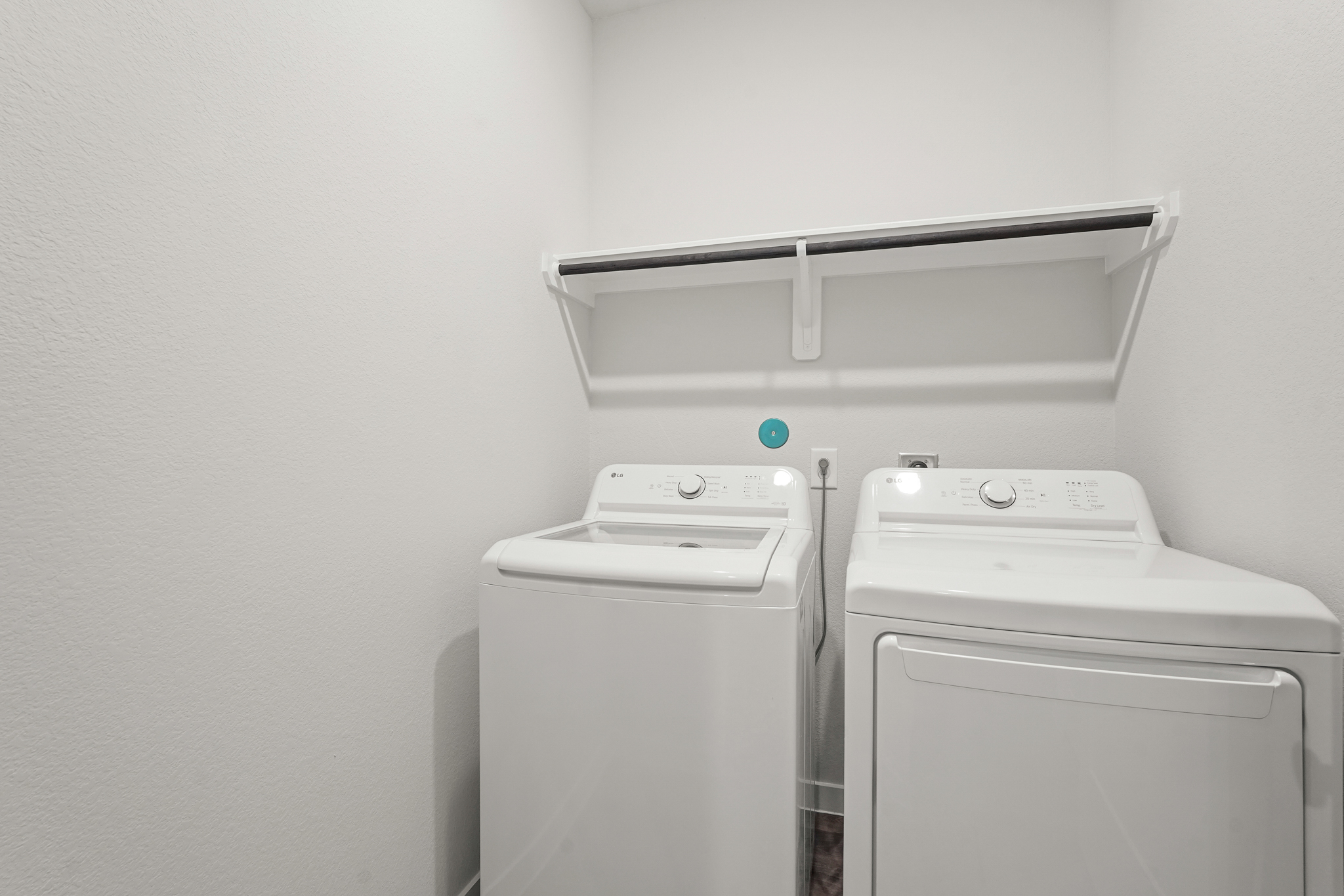 A white washing machine.