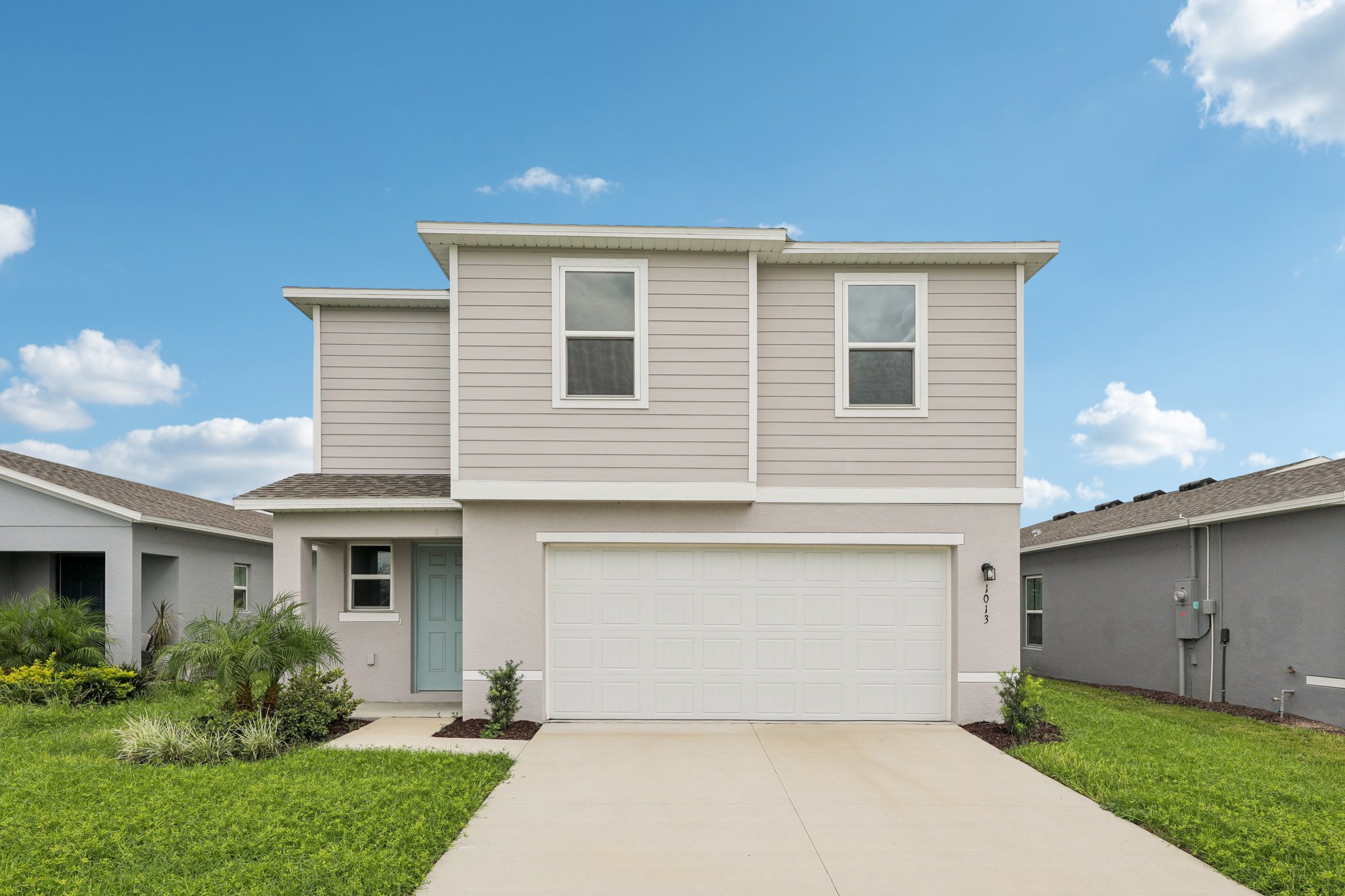 0428 1013 Ambleside Drive